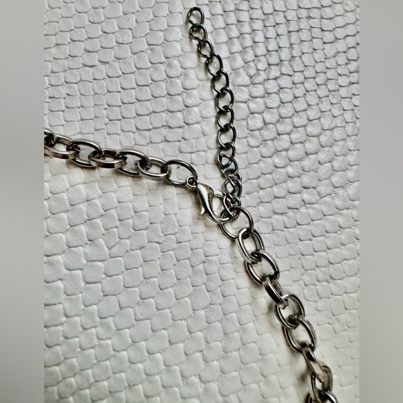 Silver Geometric Necklace NWOT - Picture 5 of 6